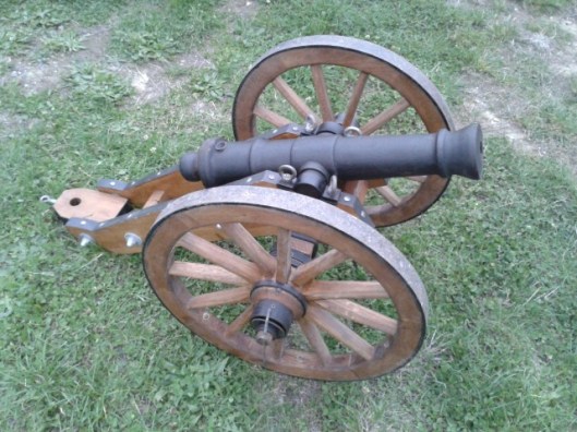 A cannon at the weapons exhibition.