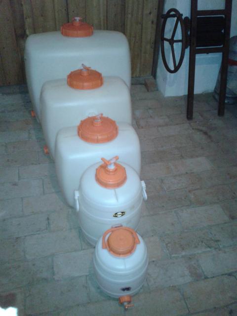 HDPE plastic barrels in various sizes. Front to back: 200 l, 100 l, 60 l, 30 l, 12 l.