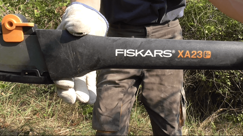 My New Toy: A Fiskars XA23 versus a Rose&nbsp;Bramble