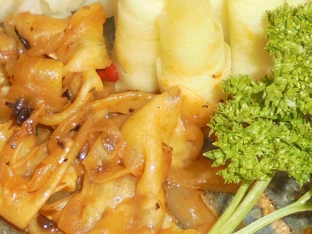 Spicy Shaved Zucchini and Pasta&nbsp;Avant-Garde